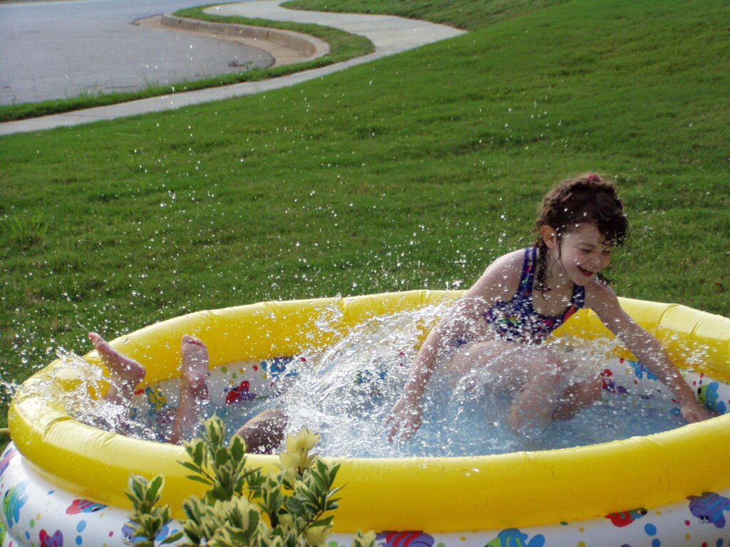 piscina gonflabila curte