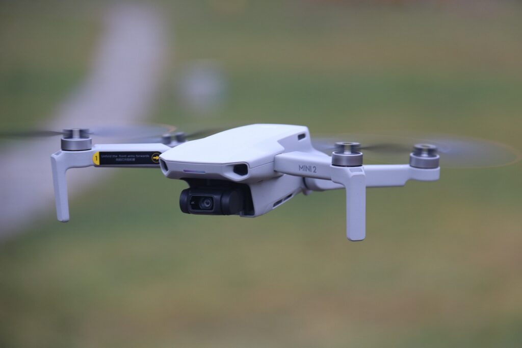 drona dji mini 2 se surpinsa in timpul zborului