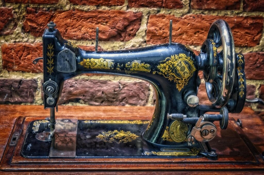 sewing machine, singer, old, crank, sew, machine, fashion, historical, nostalgia, needle, thread, sewing needle, coil, twisted, handwork, tailoring, sewing machine, sewing machine, sewing machine, sewing machine, sewing machine, tailoring